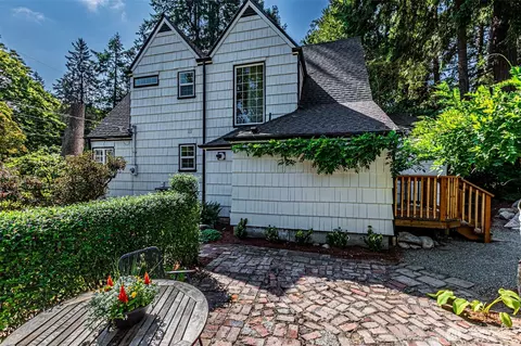 Exterior - 9424 E St, Tacoma, WA 98445 photo 6 of 8