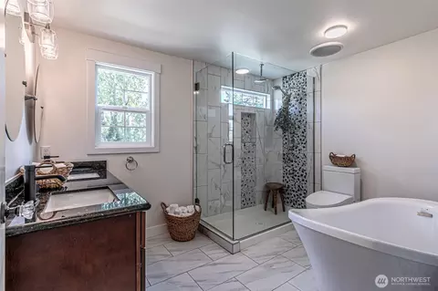 Bath - 9424 E St, Tacoma, WA 98445 photo 2 of 3