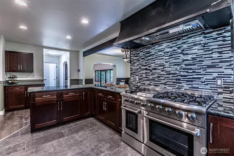 Kitchen - 9424 E St, Tacoma, WA 98445 photo 3 of 6