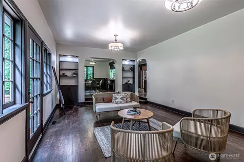 Living - 9424 E St, Tacoma, WA 98445 photo 3 of 3