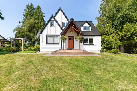 810 H St Rd, Lynden, WA 98264