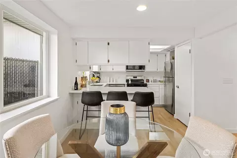 Dining - 9122 11th Pl W, Everett, WA 98204 photo 2 of 3