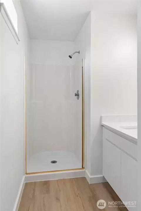 Bath - 9122 11th Pl W, Everett, WA 98204 photo 3 of 4