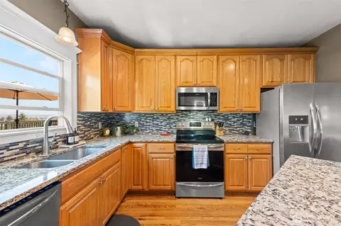 Kitchen - 1106 Sumner Ln, Everett, WA 98203 photo 1 of 3