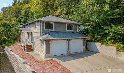 7226 Franks Pl, Concrete, WA 98237