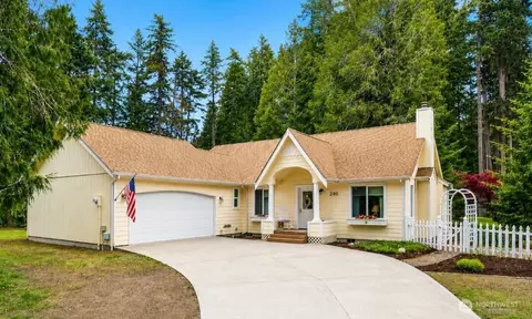 240 E Aycliffe Dr, Shelton, WA 98584