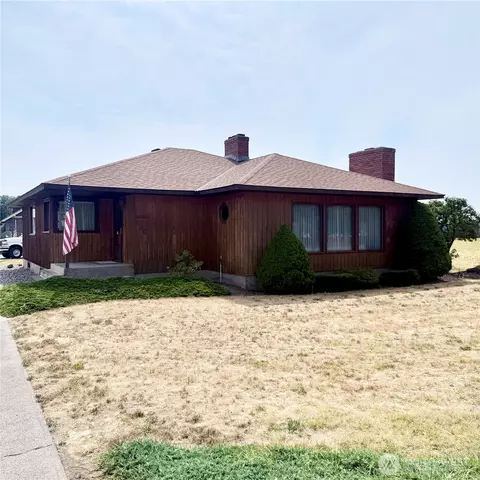 580 Rose St NE, College Place, WA 99324