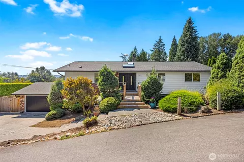 18217 62nd Ave NE, Kenmore, WA 98028