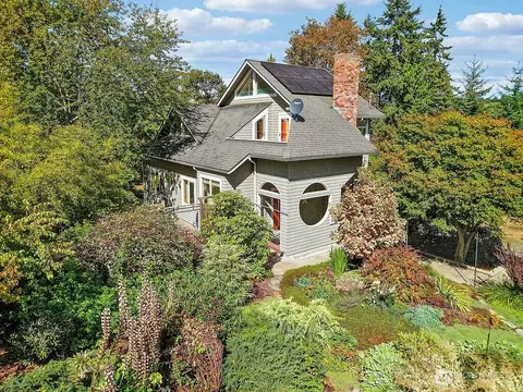 2021 Walnut St, Port Townsend, WA 98368