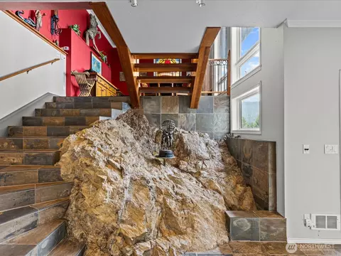 Entry Way - 65 Aerie Rd, Eastsound, WA 98245 photo 4 of 4