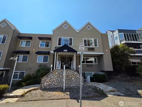 440 St Helens Ave #205, Tacoma, WA 98402
