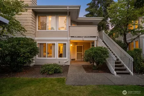 9210 Market Pl #G102, Lake Stevens, WA 98258