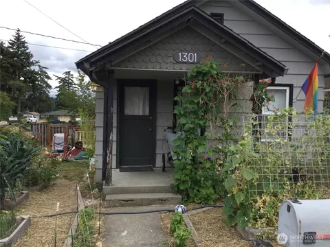 1301 K Ave, Anacortes, WA 98221