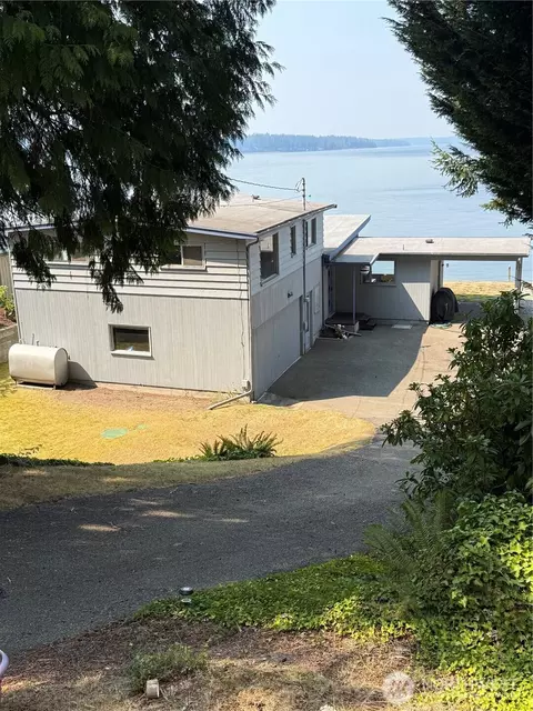 9927 Point View St NE, Olympia, WA 98516