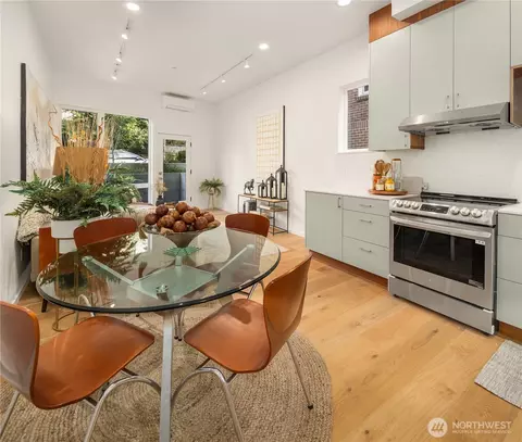 Dining - 627 13th Ave E, Seattle, WA 98102 photo 1 of 2
