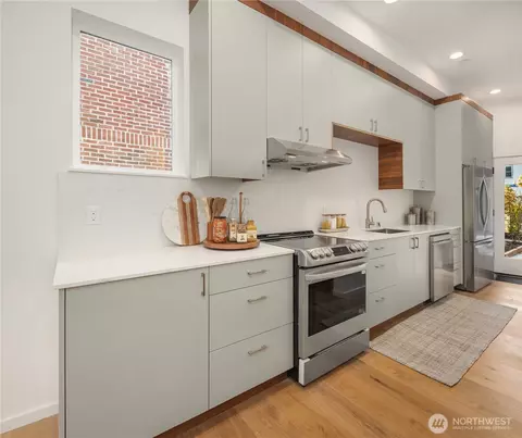 Kitchen - 627 13th Ave E, Seattle, WA 98102 photo 1 of 1