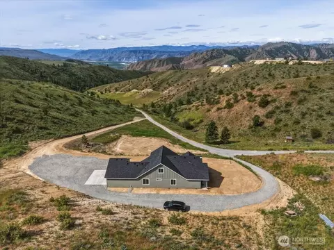 390 True Blue Ln, Chelan, WA 98816