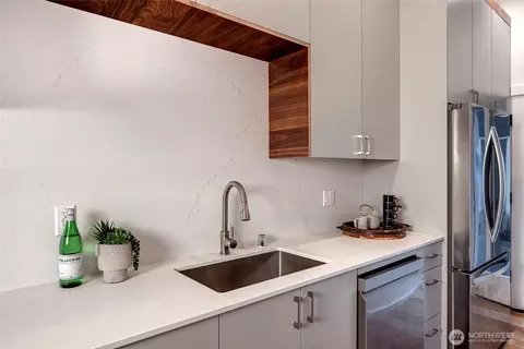 Kitchen - 629 13th Ave E, Seattle, WA 98102 photo 3 of 4