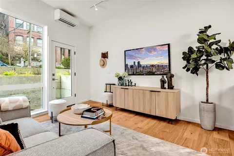Living - 629 13th Ave E, Seattle, WA 98102 photo 3 of 7