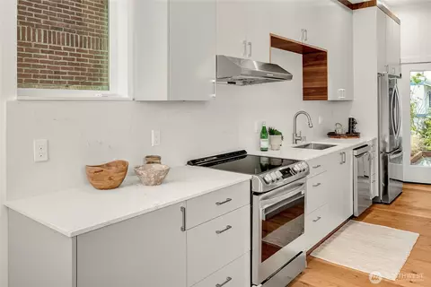 Kitchen - 629 13th Ave E, Seattle, WA 98102 photo 2 of 4