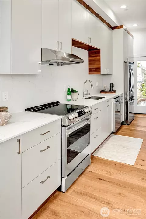 Kitchen - 629 13th Ave E, Seattle, WA 98102 photo 1 of 4