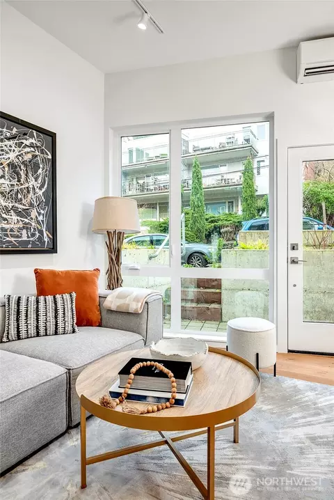 Living - 629 13th Ave E, Seattle, WA 98102 photo 5 of 7