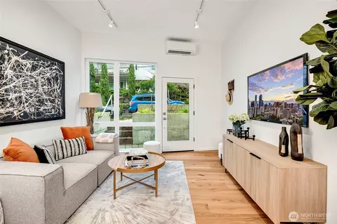 Living - 629 13th Ave E, Seattle, WA 98102 photo 2 of 7