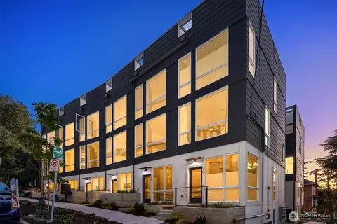 Exterior - 633 13th Ave E, Seattle, WA 98102 photo 1 of 4