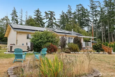 1508 Hultman Rd, Camano Island, WA 98282