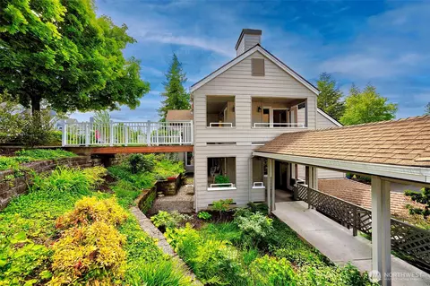 4117 Providence Point Dr SE, Issaquah, WA 98029