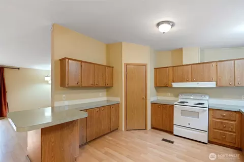 Kitchen - 183 August Rd, Onalaska, WA 98570 photo 2 of 2