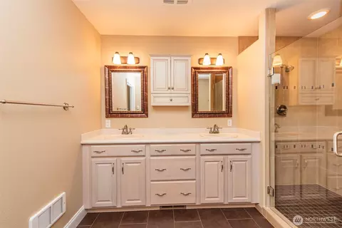 Bath - 303 Buck Loop Rd, Sequim, WA 98382 photo 2 of 6