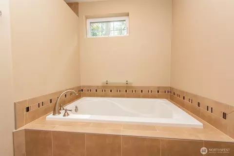 Bath - 303 Buck Loop Rd, Sequim, WA 98382 photo 3 of 6