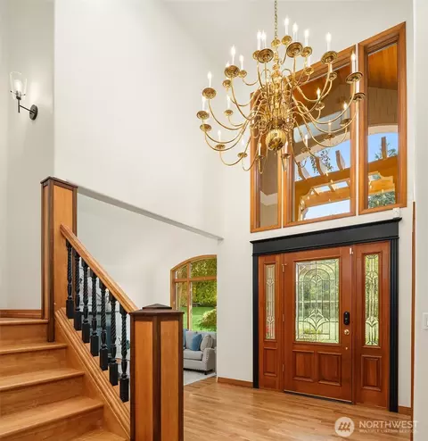 Entry Way - 23508 53rd Ave SE, Bothell, WA 98021 photo 3 of 3