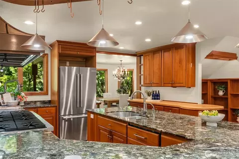 Kitchen - 23508 53rd Ave SE, Bothell, WA 98021 photo 5 of 7