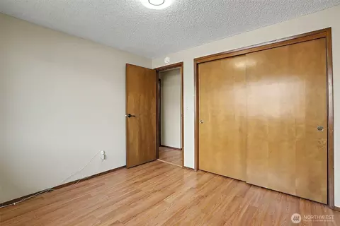 Bedroom - 6421 152nd Ave E, Sumner, WA 98390 photo 2 of 6