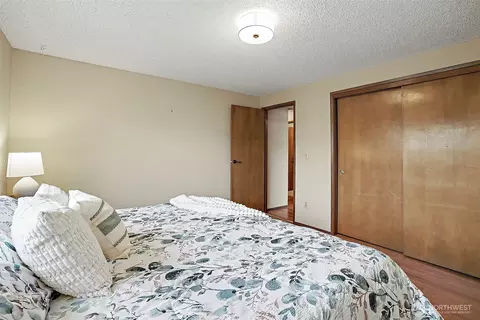 Bedroom - 6421 152nd Ave E, Sumner, WA 98390 photo 4 of 6