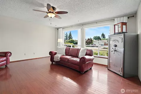 Living - 6421 152nd Ave E, Sumner, WA 98390 photo 1 of 5