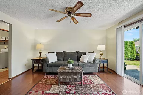 Living - 6421 152nd Ave E, Sumner, WA 98390 photo 4 of 5