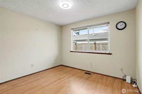 Bedroom - 6421 152nd Ave E, Sumner, WA 98390 photo 1 of 6
