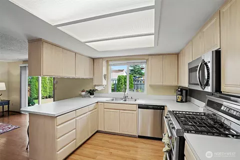 Kitchen - 6421 152nd Ave E, Sumner, WA 98390 photo 1 of 6
