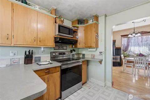 Kitchen - 24324 SE 400th St, Enumclaw, WA 98022 photo 3 of 3