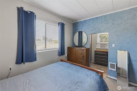 Bedroom - 24324 SE 400th St, Enumclaw, WA 98022 photo 1 of 6