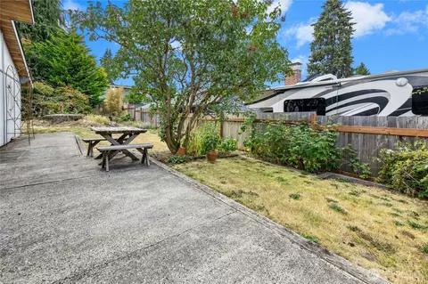 Exterior - 8826 Cascadia Ave, Everett, WA 98208 photo 11 of 13