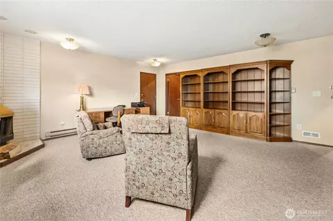 Living - 8826 Cascadia Ave, Everett, WA 98208 photo 5 of 5
