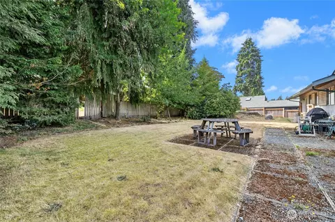 Exterior - 8826 Cascadia Ave, Everett, WA 98208 photo 7 of 13