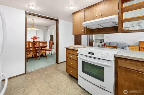 Kitchen - 8826 Cascadia Ave, Everett, WA 98208 photo 3 of 3