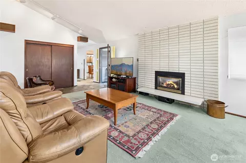 Living - 8826 Cascadia Ave, Everett, WA 98208 photo 1 of 5