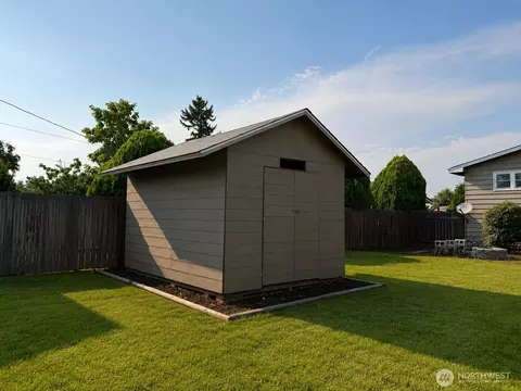 Exterior - 1326 Elm St, Othello, WA 99344 photo 5 of 7