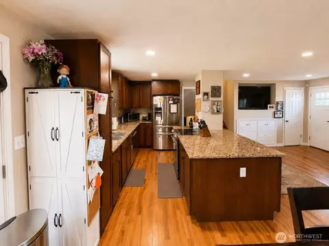 Kitchen - 1326 Elm St, Othello, WA 99344 photo 2 of 2